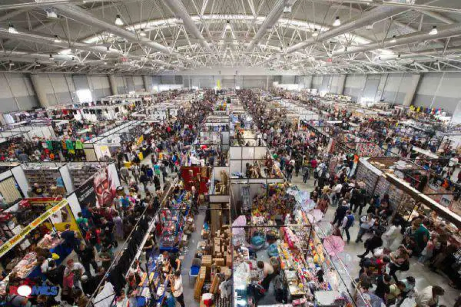 3 Modi per Farsi Notare agli Eventi