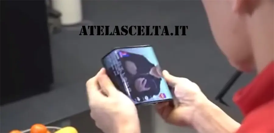 Huawei e Xiaomi presentano smartphone dallo schermo pieghevole e infrangibile